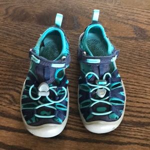 Keen sized 10 kids water sandle